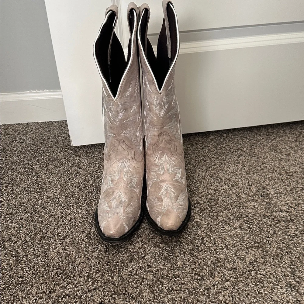 Laredo Women's Silver Western Boots - Picture 2 of 6